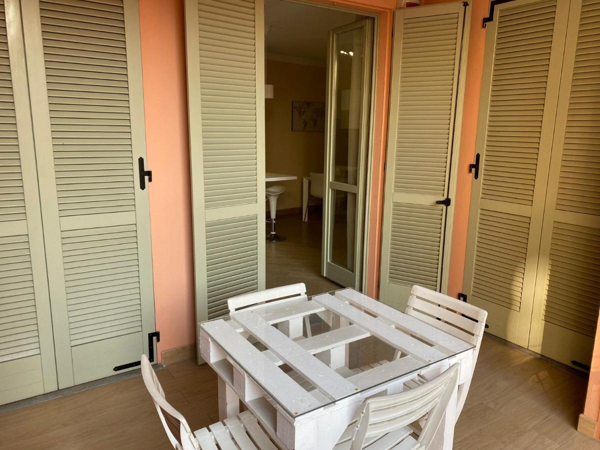 Comecasa Modern Apartment In Historical Centre Asti Exterior foto