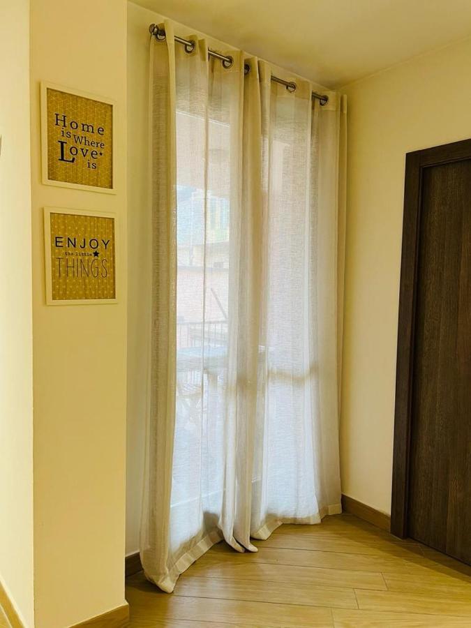 Comecasa Modern Apartment In Historical Centre Asti Exterior foto