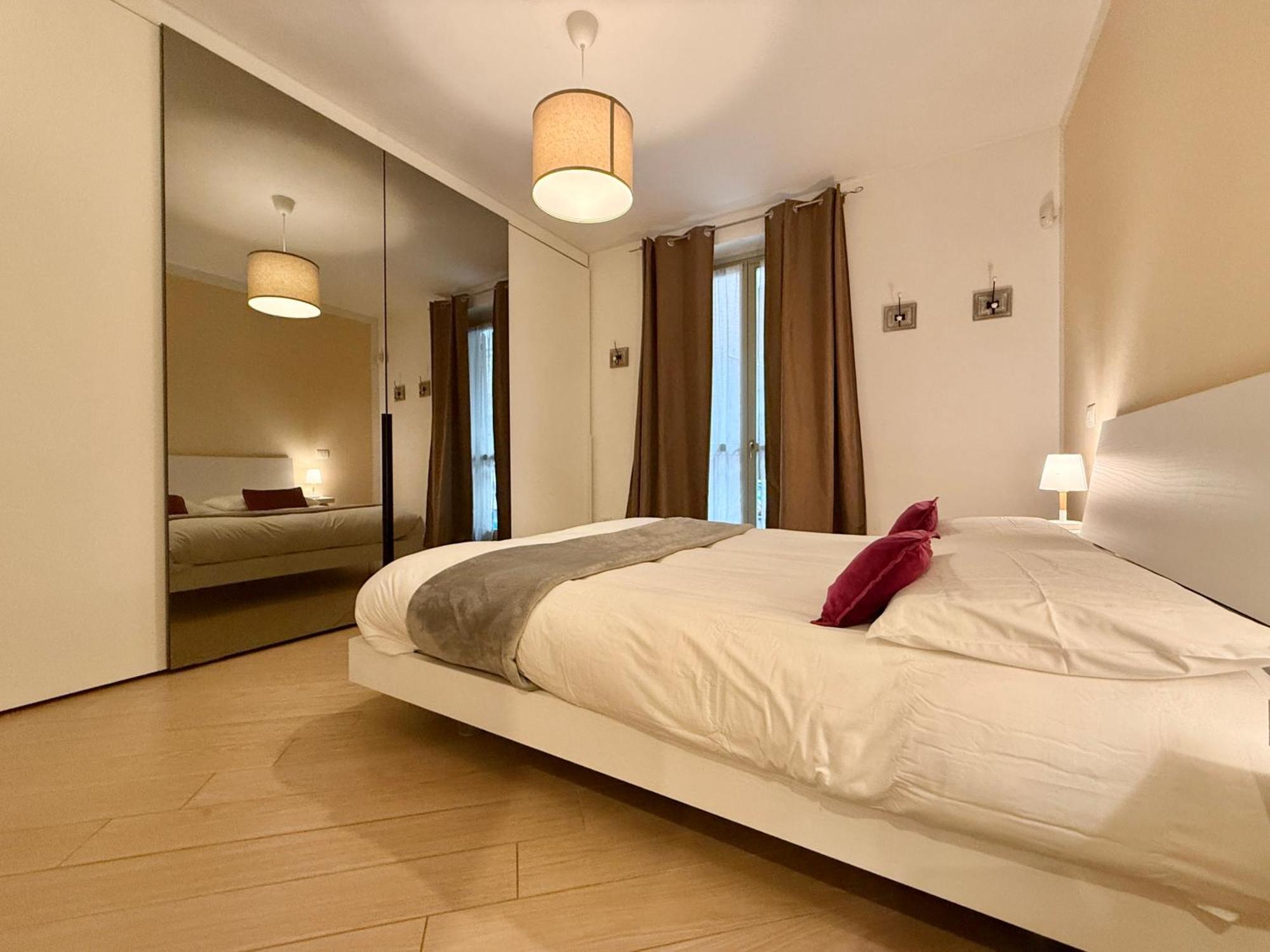 Comecasa Modern Apartment In Historical Centre Asti Exterior foto